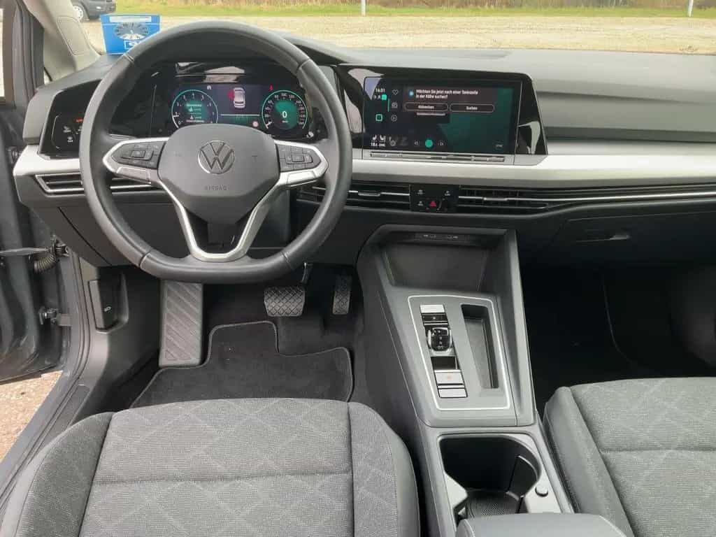 Volkswagen Golf VIII 1.5 eTSI Life ACC,AHK,AUTOM.,LED,Navi 04/2023-photo-8