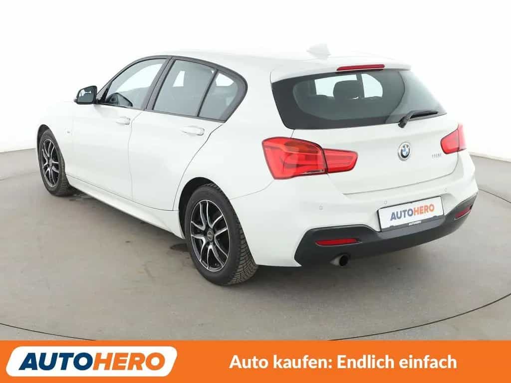 BMW 118 i M Sport *NAVI*LED*TEMPO*PDC*SHZ* 12/2016-photo-3