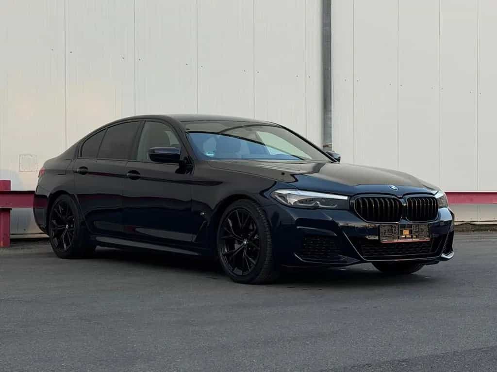 BMW 5 Series 520 M Sport/HUD/Standheizug/HarmanKardon° 02/2022-photo-0
