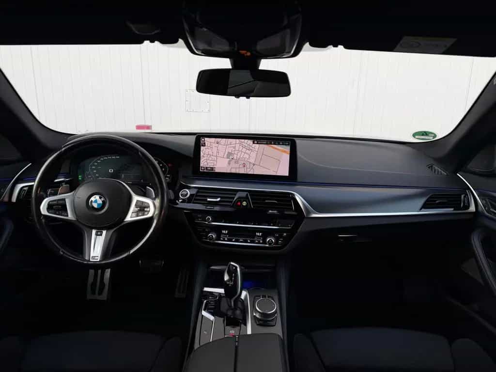 BMW 5 Series 520 M Sport/HUD/Standheizug/HarmanKardon° 02/2022-photo-12