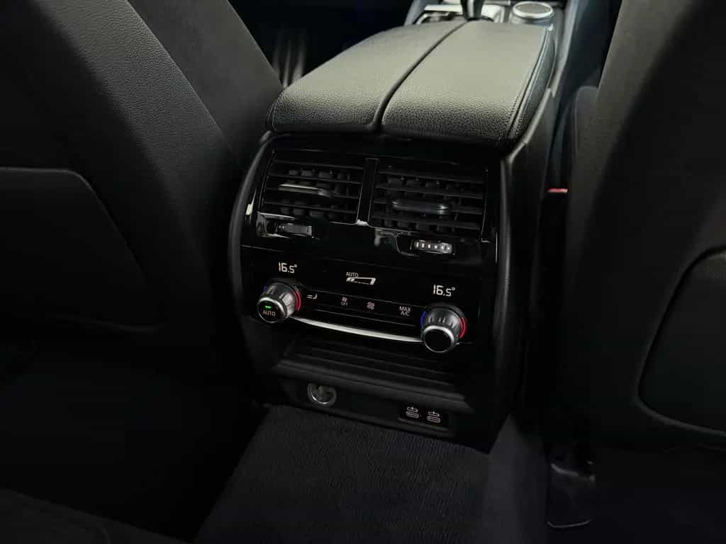 BMW 5 Series 520 M Sport/HUD/Standheizug/HarmanKardon° 02/2022-photo-13