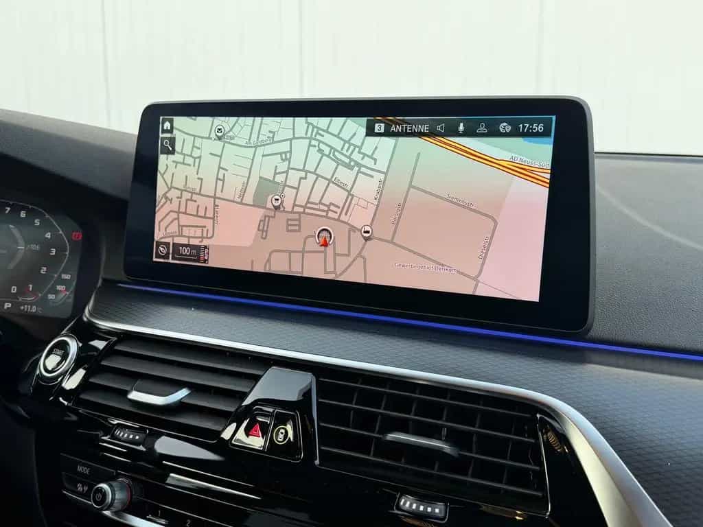 BMW 5 Series 520 M Sport/HUD/Standheizug/HarmanKardon° 02/2022-photo-16