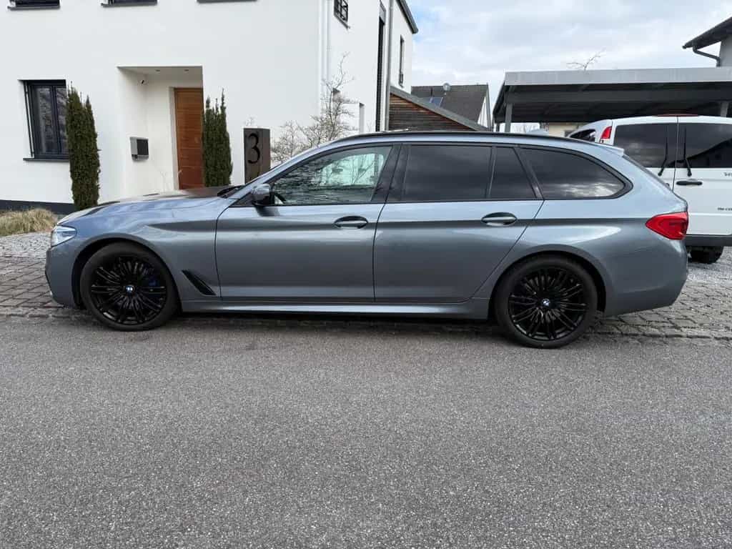 BMW 5 Series 540d xD Touring M Paket Massage AHK Pano Stdhz 12/2019-photo-1