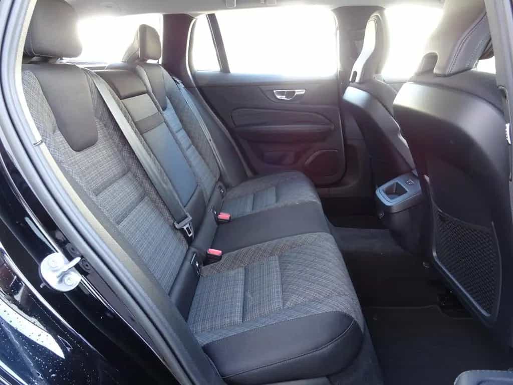 Volvo V60 Kombi Core 1.Hand Scheckheft 10/2022-photo-11