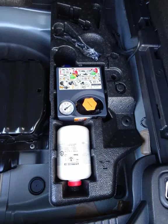 Volvo V60 Kombi Core 1.Hand Scheckheft 10/2022-photo-18