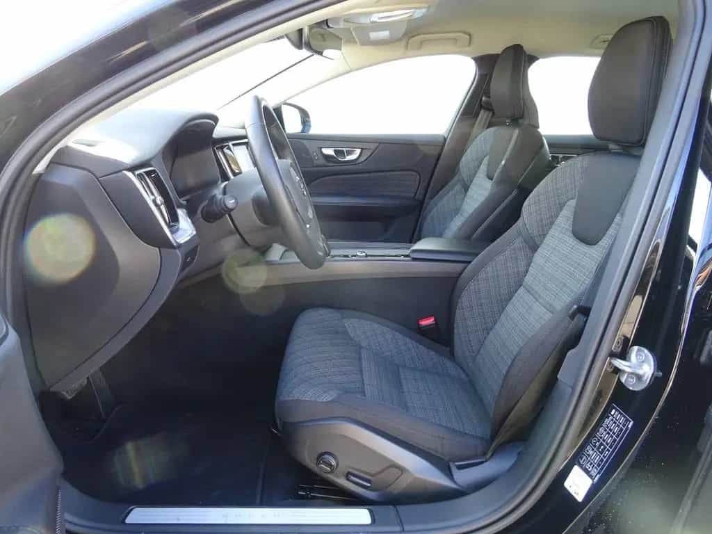 Volvo V60 Kombi Core 1.Hand Scheckheft 10/2022-photo-7