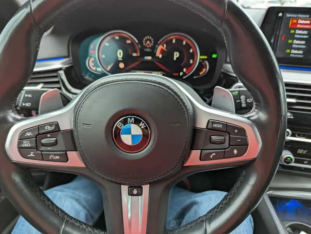 BMW 5 Series 520d X drive Touring M Ausstattung 11/2017-photo-2