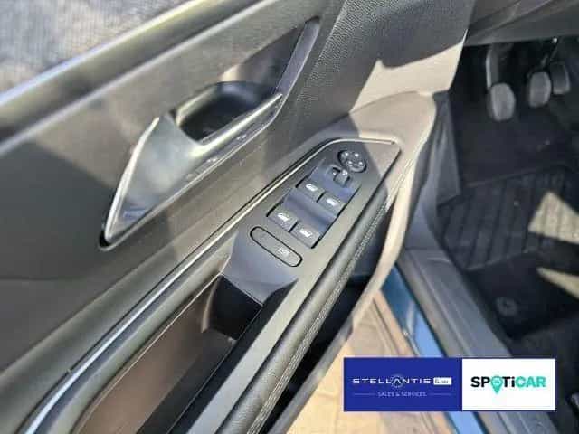 Peugeot 3008 1.2 PureTech 130 Allure P ack 12/2023-photo-11
