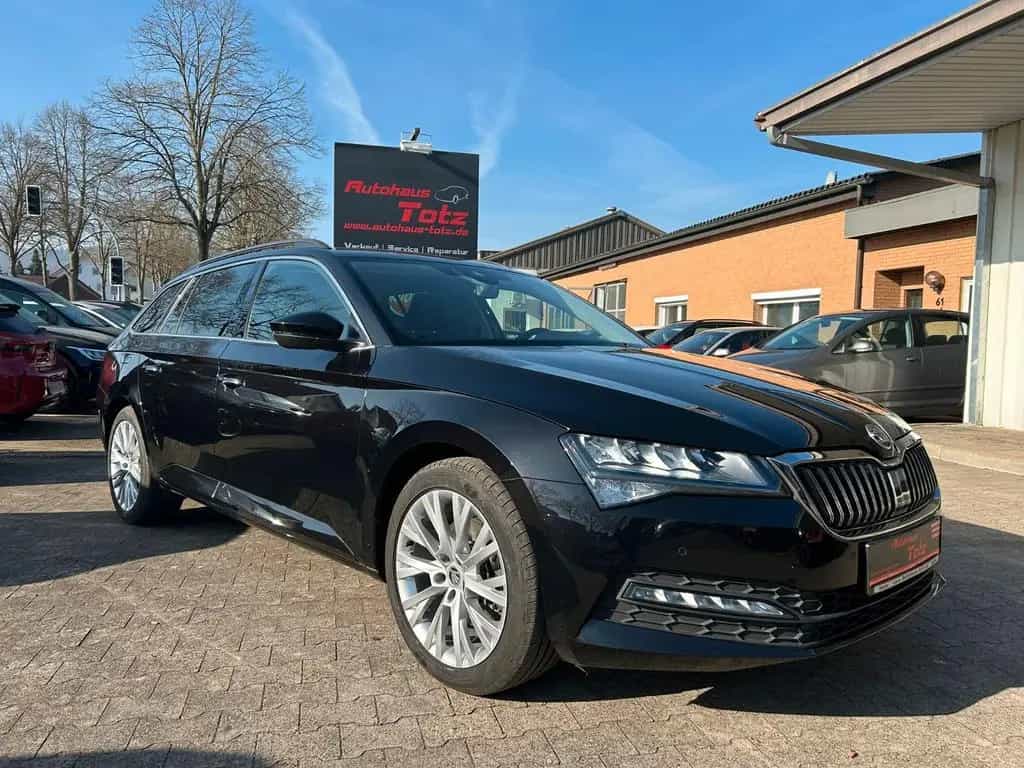 Skoda Superb Combi Ambition *NAVI*SHZ*AHK*Virtual* 12/2022-photo-3