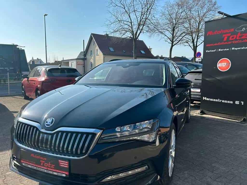 Skoda Superb Combi Ambition *NAVI*SHZ*AHK*Virtual* 12/2022-photo-4