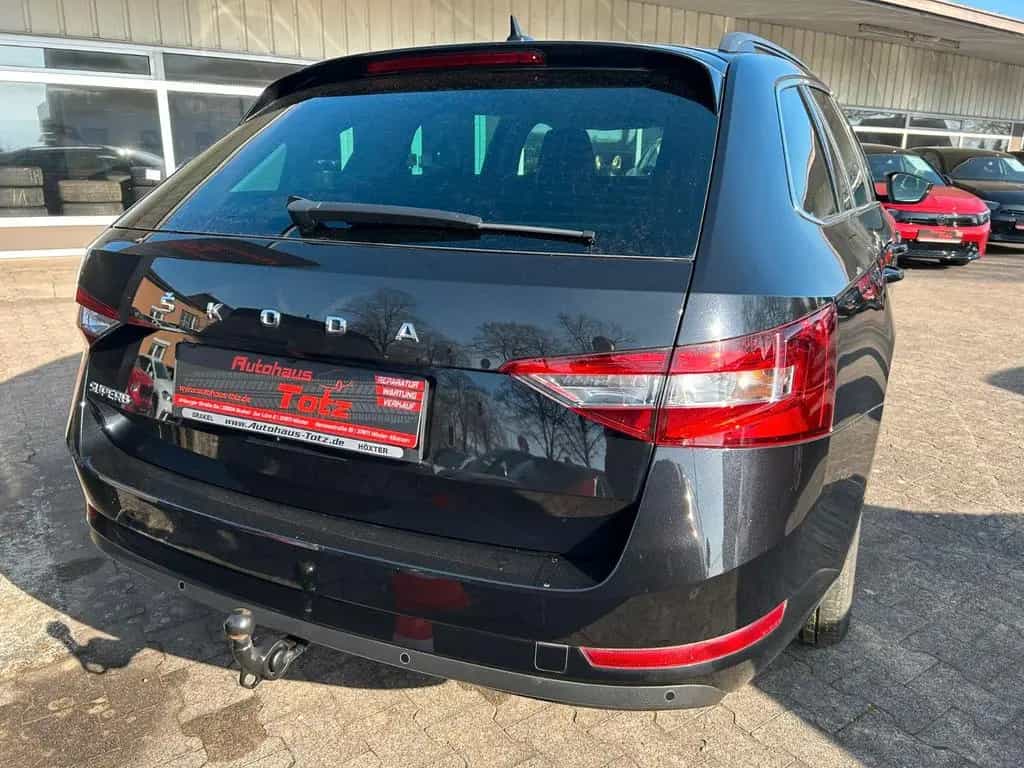 Skoda Superb Combi Ambition *NAVI*SHZ*AHK*Virtual* 12/2022-photo-5