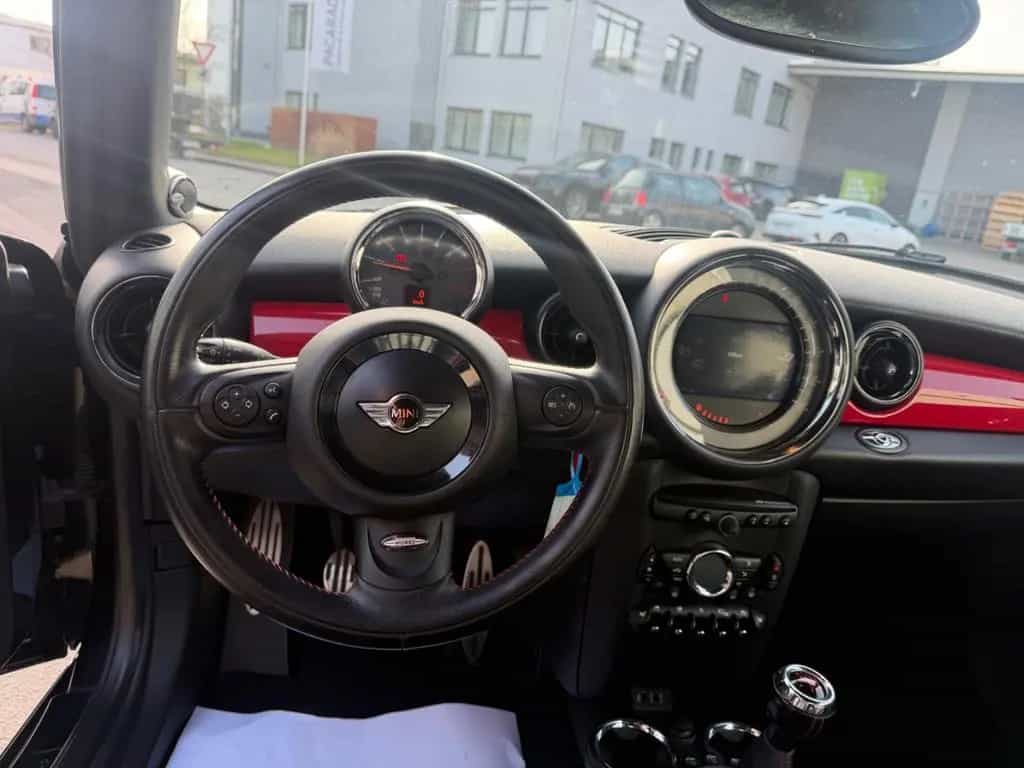 MINI Cabrio John Cooper Works 05/2013-photo-18