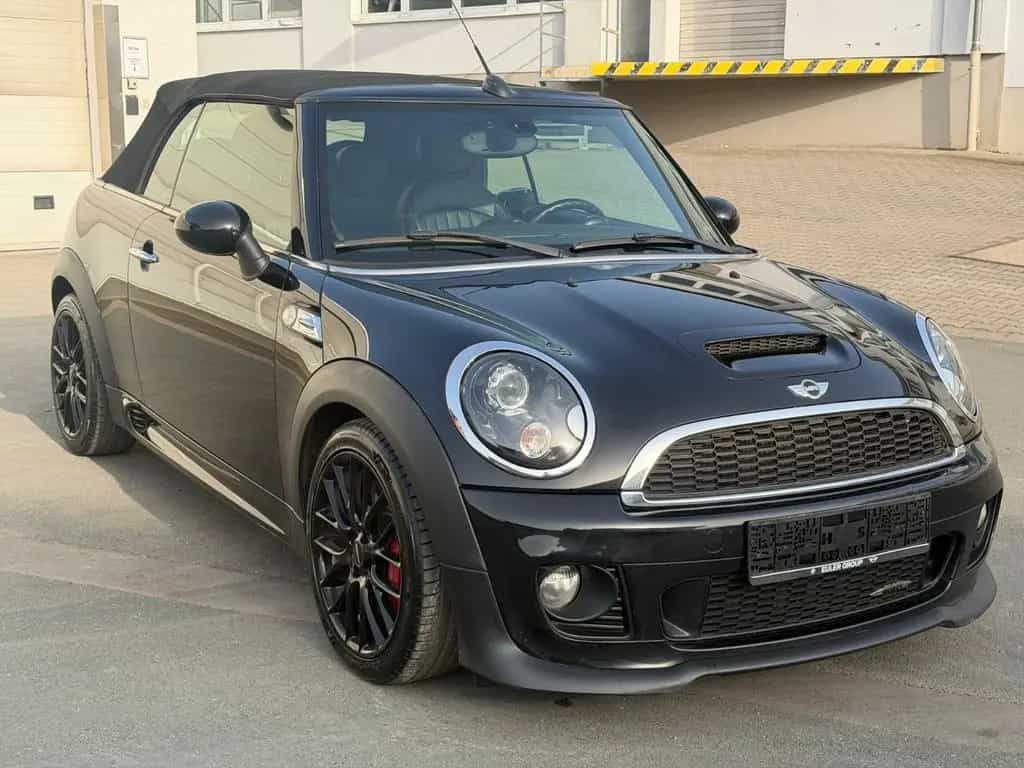 MINI Cabrio John Cooper Works 05/2013-photo-3
