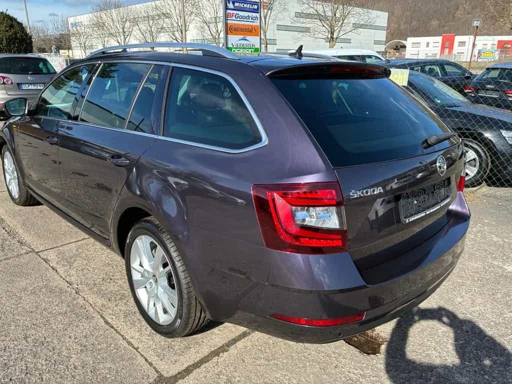 Skoda Octavia Combi Premium Edition 11/2019-photo-3