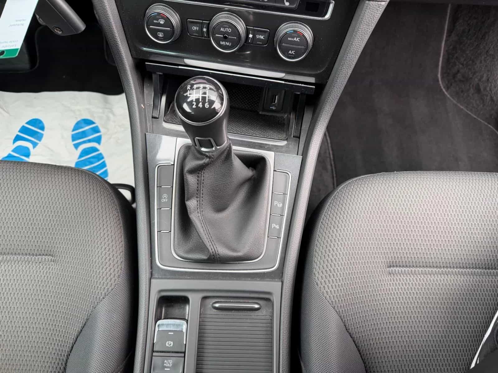 Volkswagen Golf 05/2017-photo-26