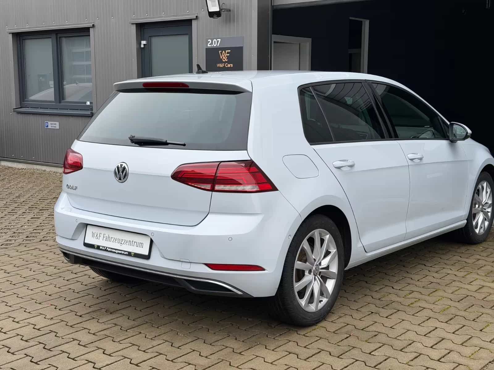 Volkswagen Golf 05/2017-photo-4