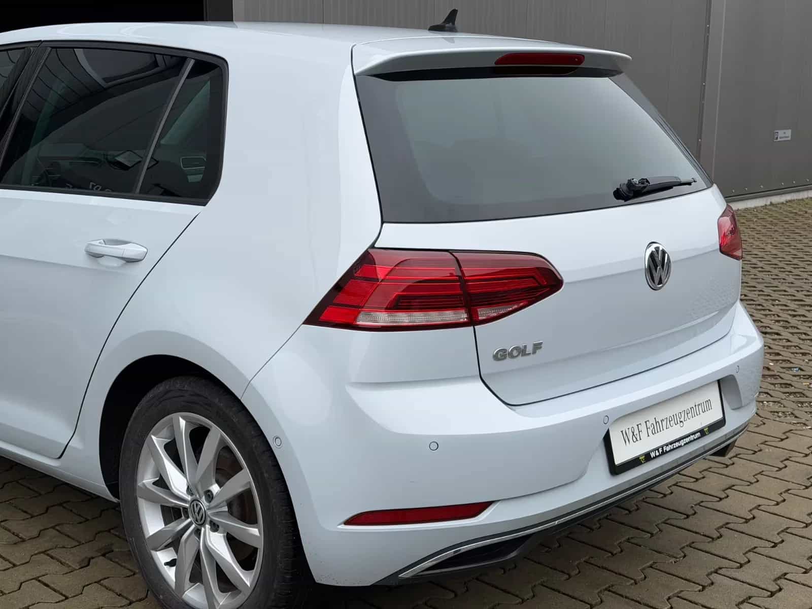 Volkswagen Golf 05/2017-photo-9