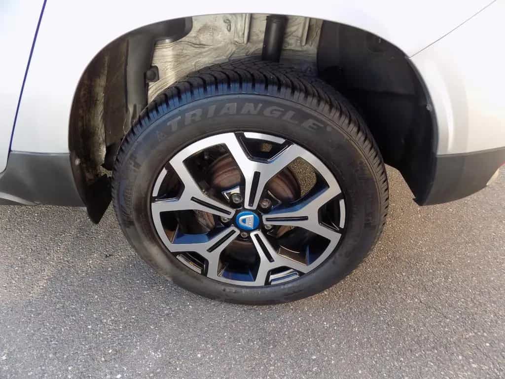 Dacia Duster TCe 130 2WD GPF Celebration 06/2021-photo-7