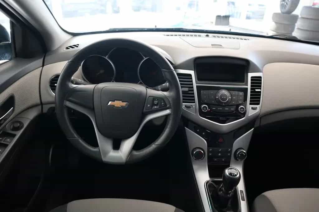 Chevrolet Cruze LS 03/2011-photo-13