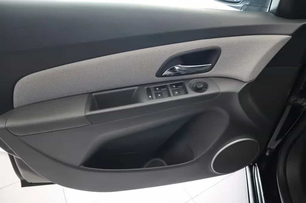 Chevrolet Cruze LS 03/2011-photo-14