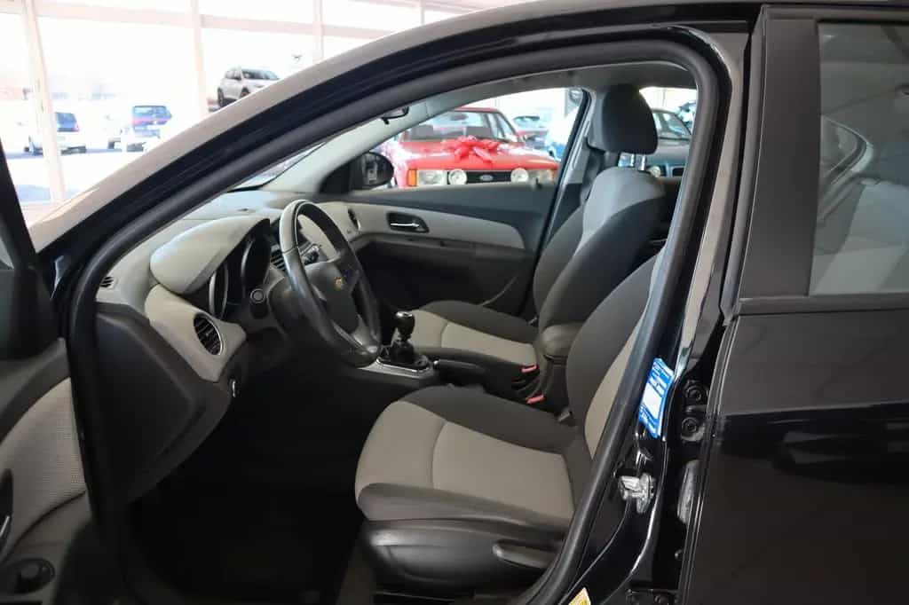 Chevrolet Cruze LS 03/2011-photo-15