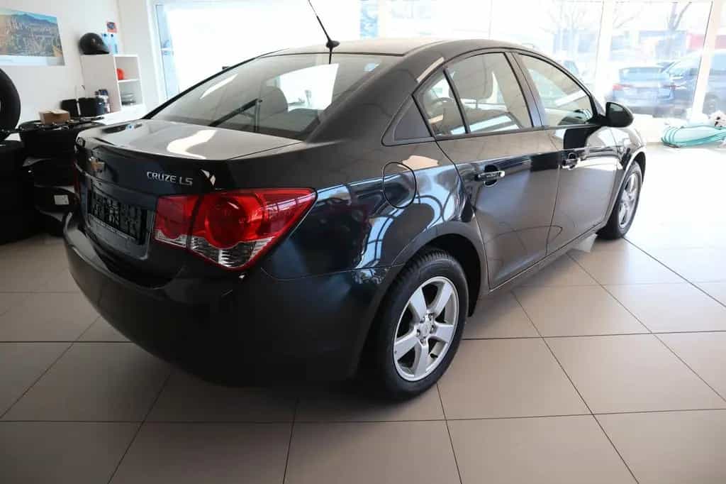 Chevrolet Cruze LS 03/2011-photo-4