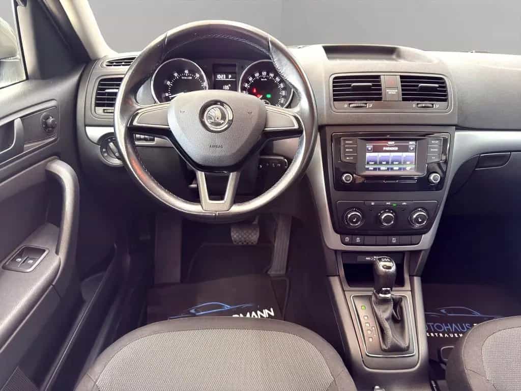 Skoda Yeti 1.2 TSI Autom*Klima*Sitzheiz*PDC*1.Hand 04/2017-photo-10