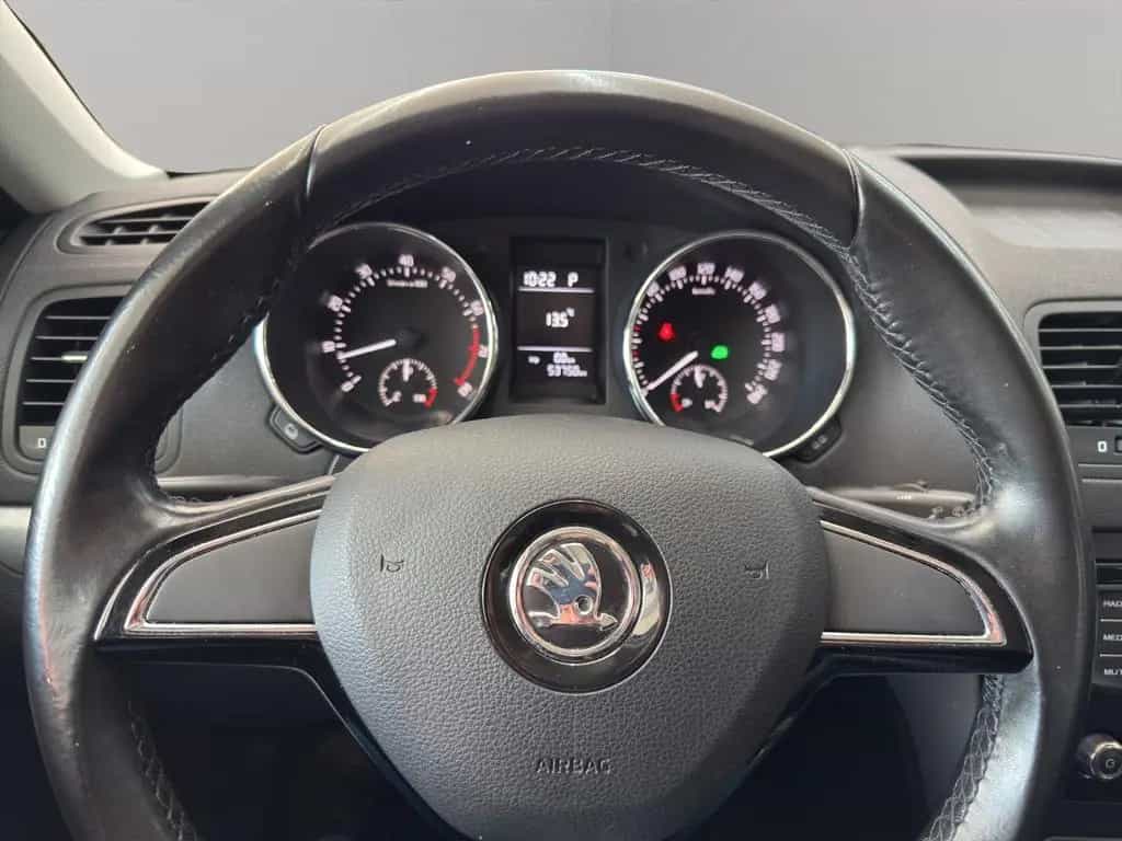 Skoda Yeti 1.2 TSI Autom*Klima*Sitzheiz*PDC*1.Hand 04/2017-photo-17