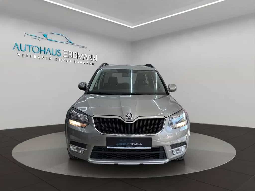 Skoda Yeti 1.2 TSI Autom*Klima*Sitzheiz*PDC*1.Hand 04/2017-photo-5