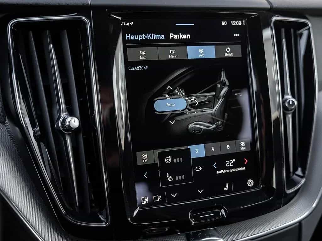 Volvo XC60 B4 Plus Dark 10/2022-photo-14
