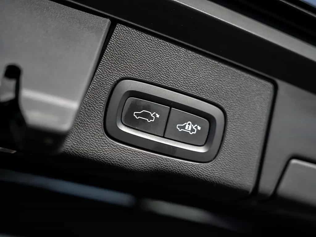 Volvo XC60 B4 Plus Dark 10/2022-photo-26
