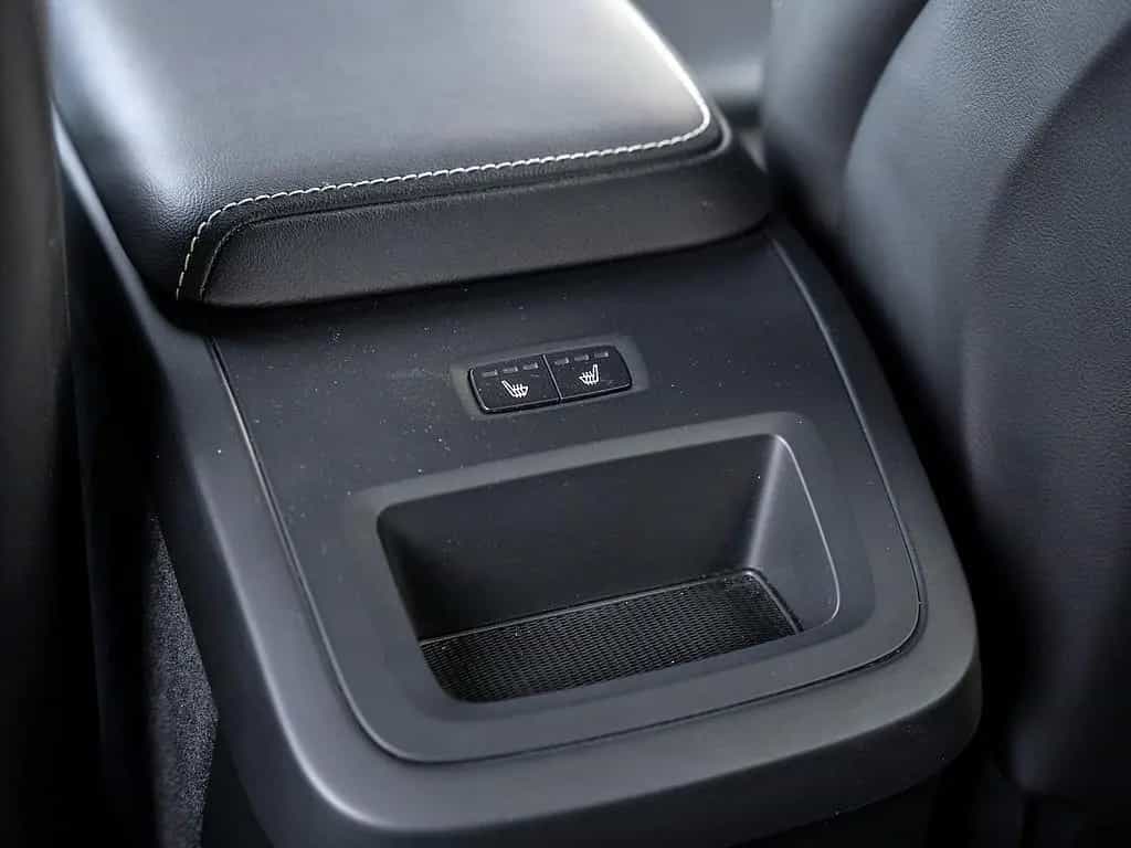 Volvo XC60 B4 Plus Dark 10/2022-photo-8