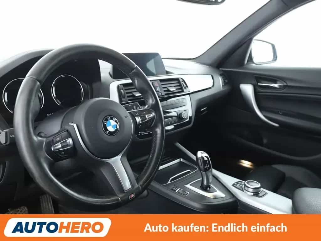 BMW 118 i Edition M Sport Shadow Aut*NAVI*LED*PDC*SHZ 09/2018-photo-10