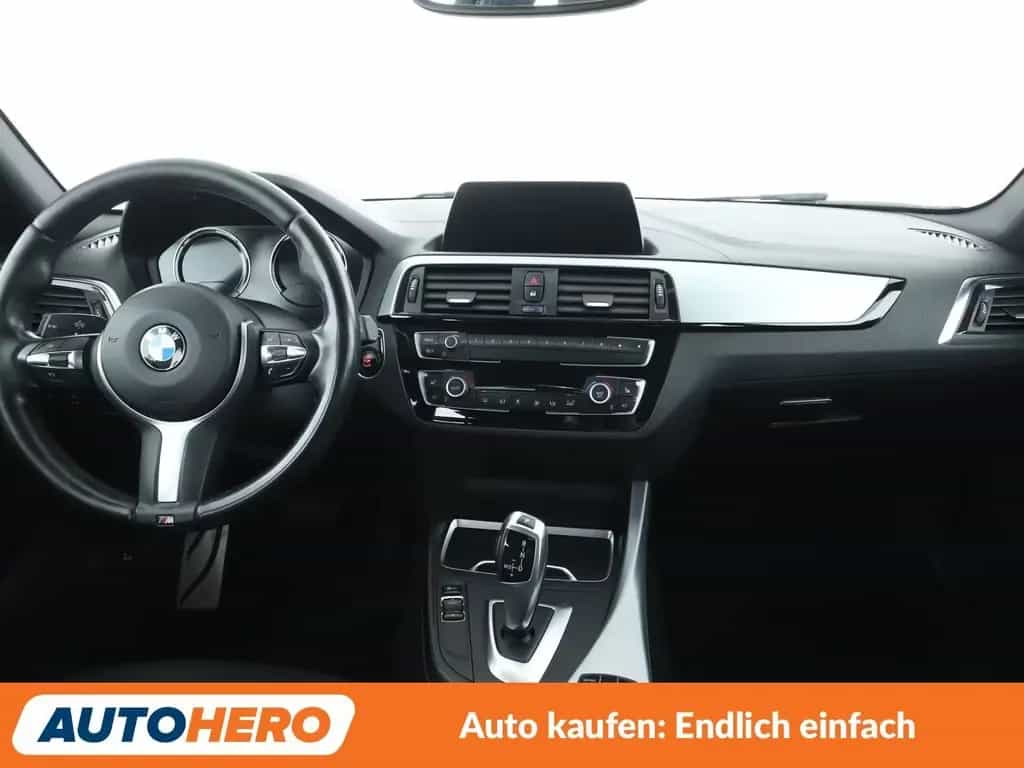 BMW 118 i Edition M Sport Shadow Aut*NAVI*LED*PDC*SHZ 09/2018-photo-11