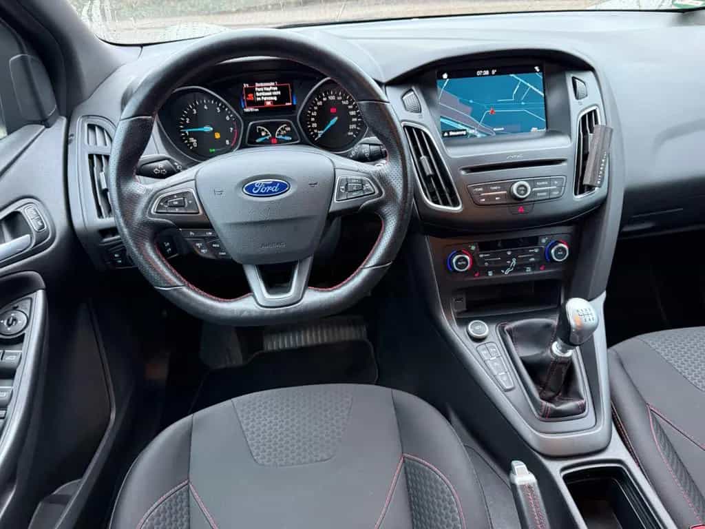 Ford Focus 1.5 Turnier Sport St-Line/Navi/PDC 11/2016-photo-6