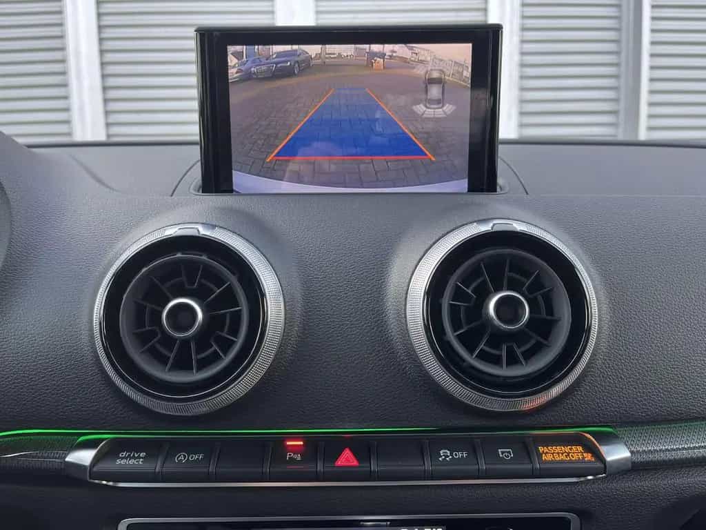 Audi A3 2.0 TFSI Lim S tronic PANO*LEDER*AL Design 08/2018-photo-10