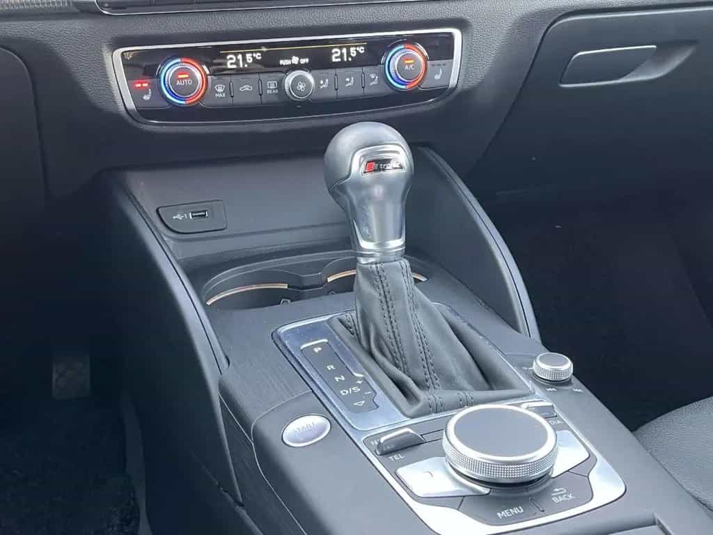 Audi A3 2.0 TFSI Lim S tronic PANO*LEDER*AL Design 08/2018-photo-11