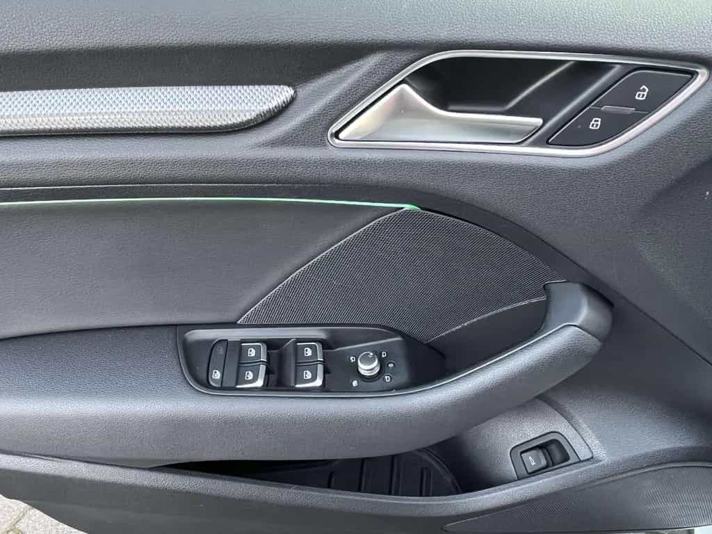 Audi A3 2.0 TFSI Lim S tronic PANO*LEDER*AL Design 08/2018-photo-12