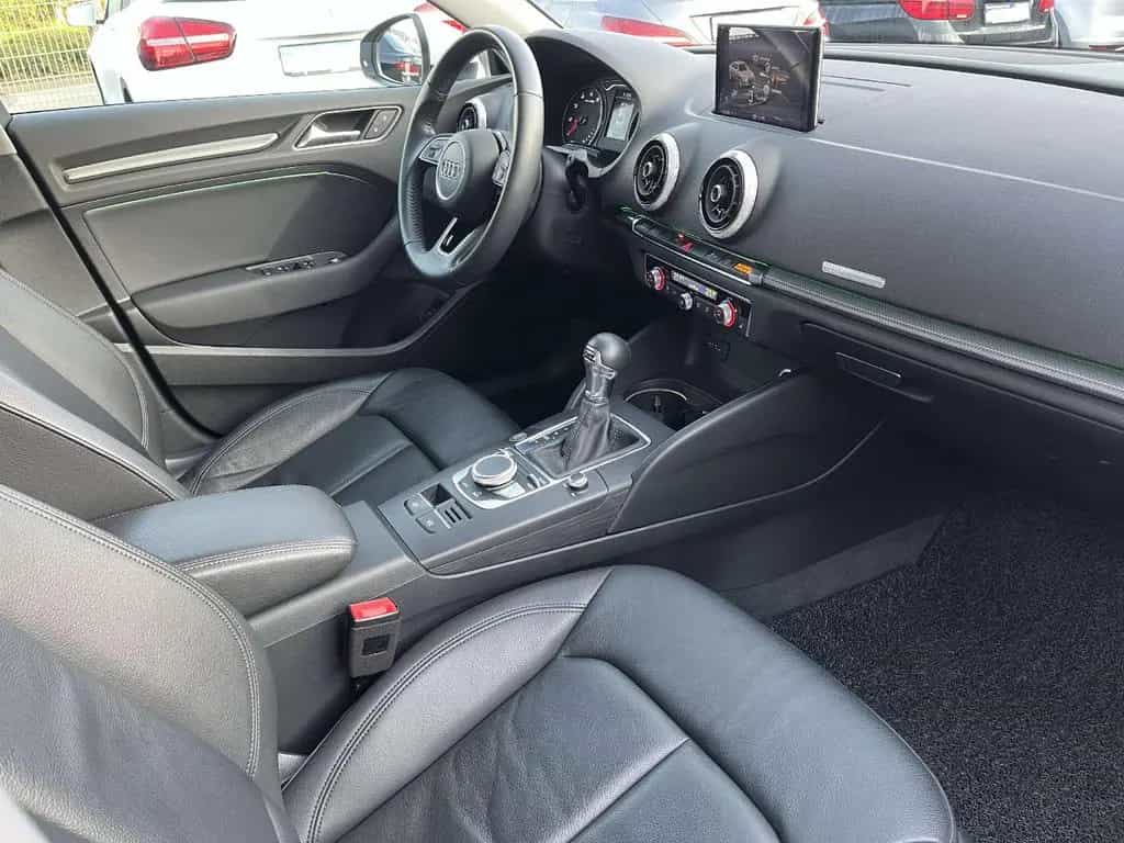 Audi A3 2.0 TFSI Lim S tronic PANO*LEDER*AL Design 08/2018-photo-15