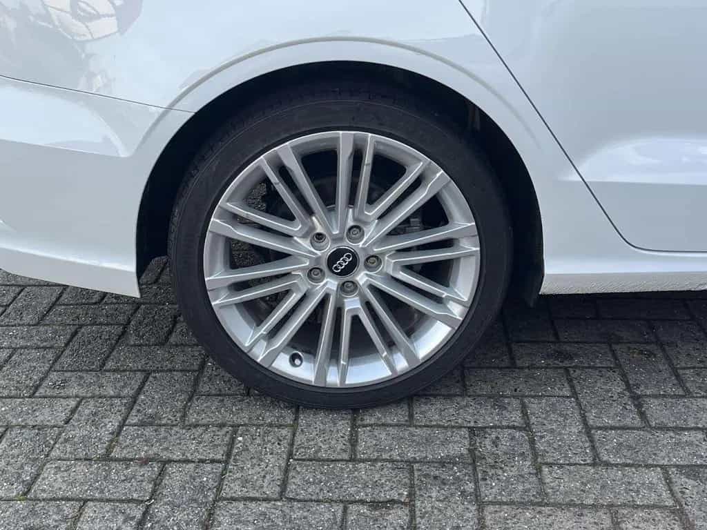 Audi A3 2.0 TFSI Lim S tronic PANO*LEDER*AL Design 08/2018-photo-18