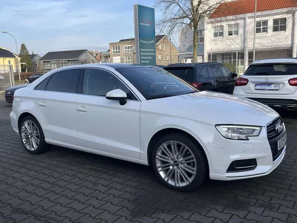 Audi A3 2.0 TFSI Lim S tronic PANO*LEDER*AL Design 08/2018-photo-2