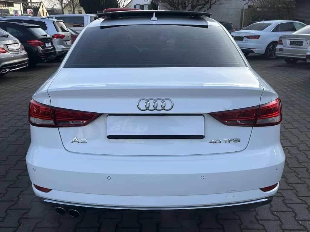 Audi A3 2.0 TFSI Lim S tronic PANO*LEDER*AL Design 08/2018-photo-4