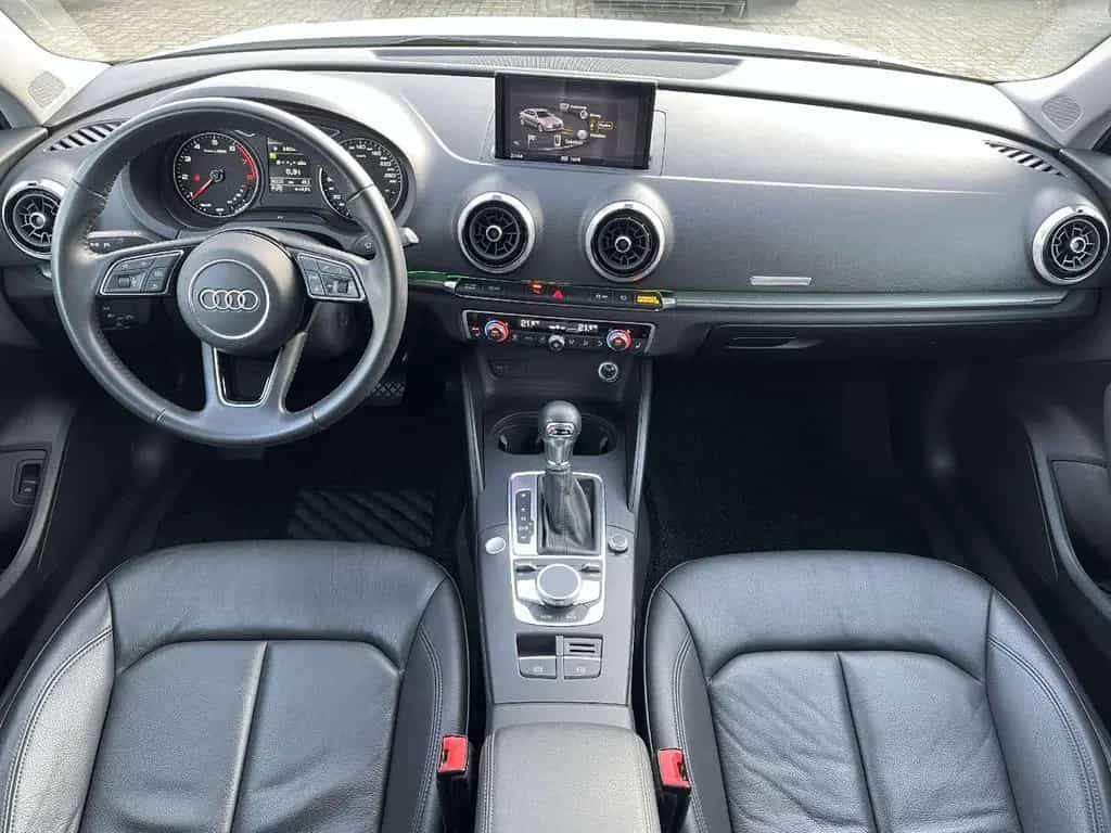 Audi A3 2.0 TFSI Lim S tronic PANO*LEDER*AL Design 08/2018-photo-8