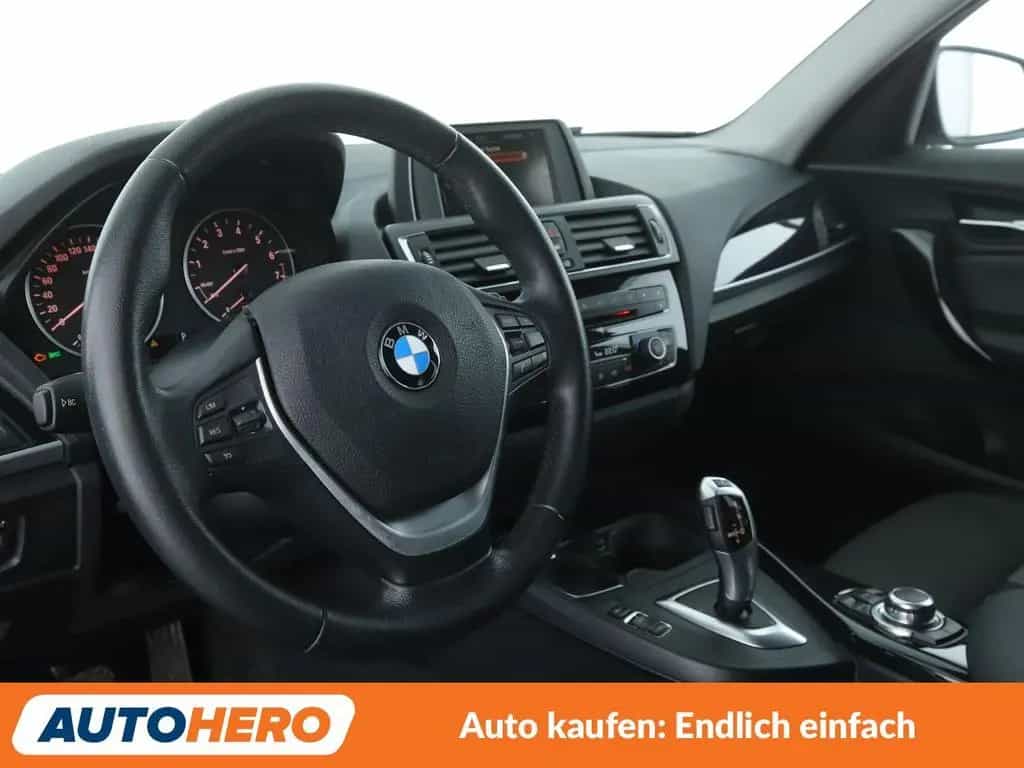 BMW 118 i Urban Line Aut. *NAVI*TEMPO*PDC*SHZ* 09/2015-photo-10
