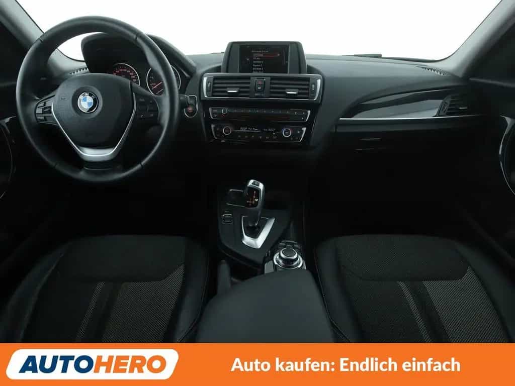 BMW 118 i Urban Line Aut. *NAVI*TEMPO*PDC*SHZ* 09/2015-photo-11