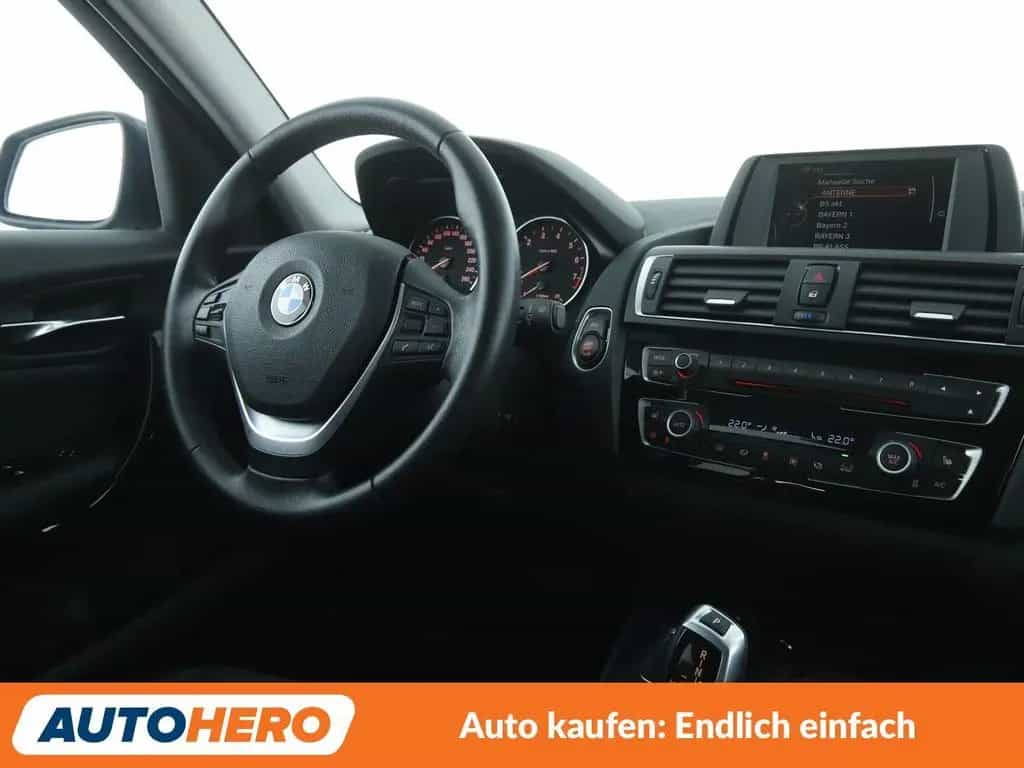 BMW 118 i Urban Line Aut. *NAVI*TEMPO*PDC*SHZ* 09/2015-photo-12