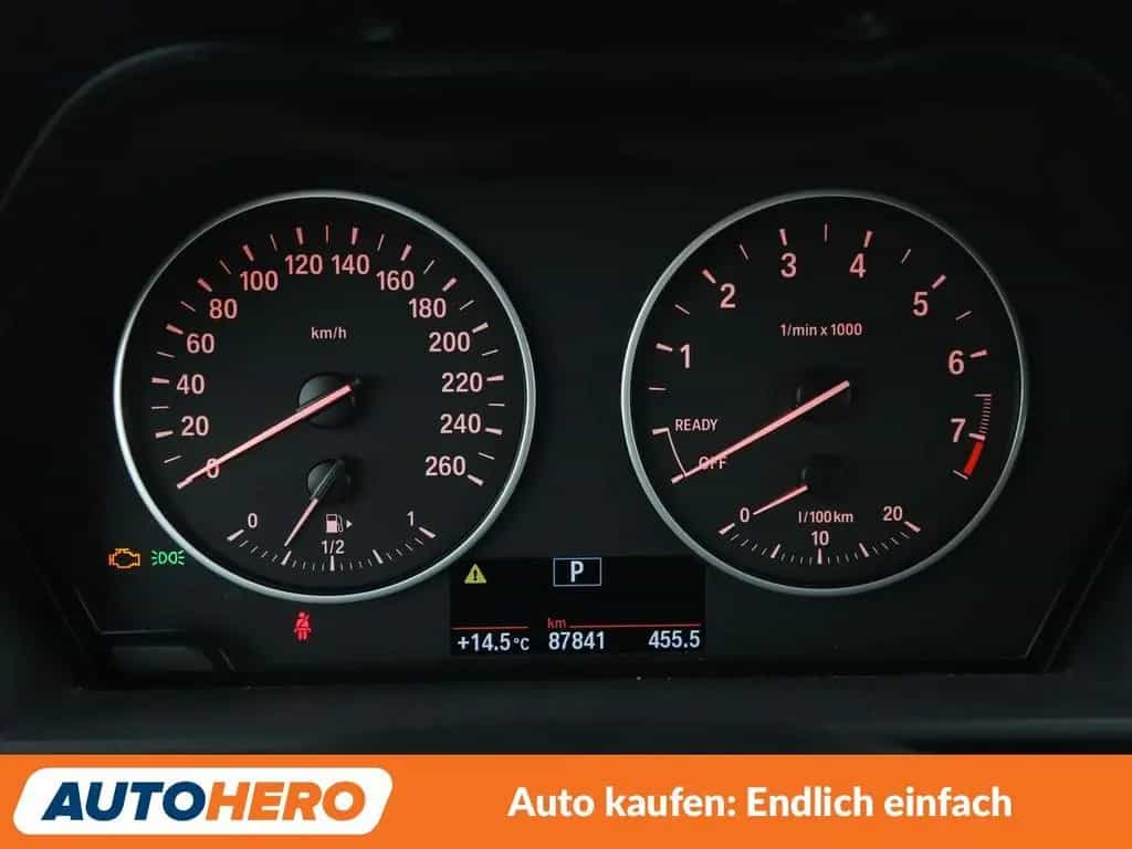 BMW 118 i Urban Line Aut. *NAVI*TEMPO*PDC*SHZ* 09/2015-photo-19