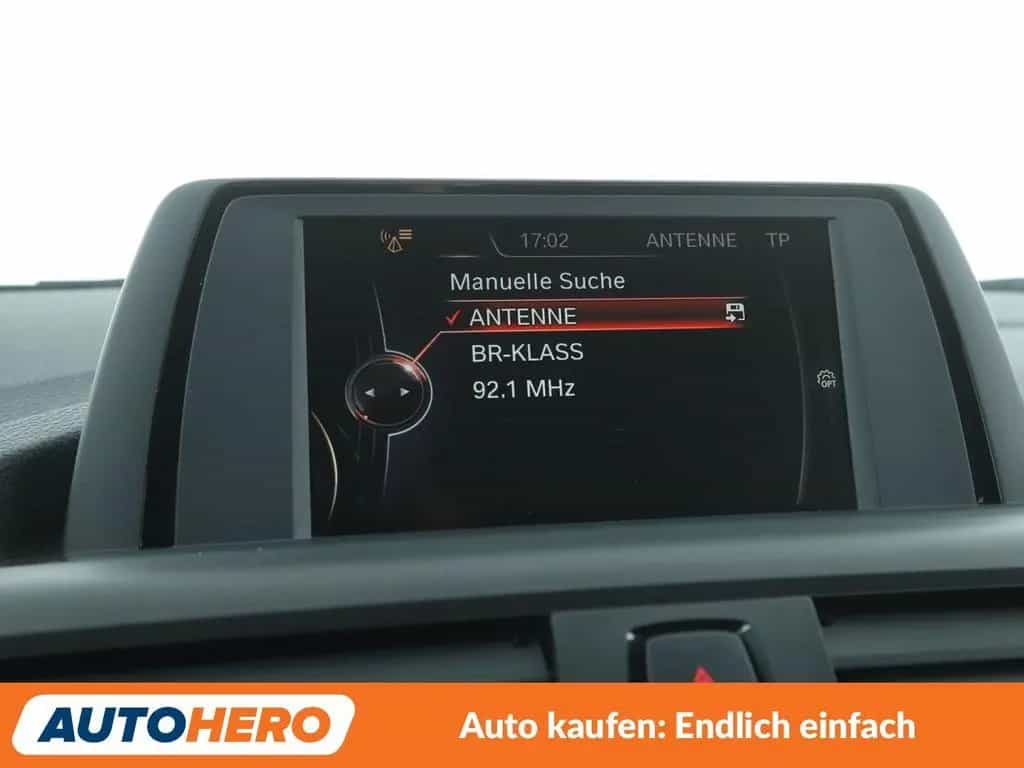 BMW 118 i Urban Line Aut. *NAVI*TEMPO*PDC*SHZ* 09/2015-photo-20