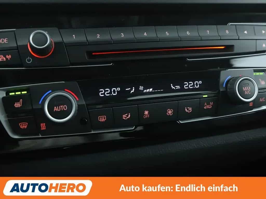 BMW 118 i Urban Line Aut. *NAVI*TEMPO*PDC*SHZ* 09/2015-photo-22