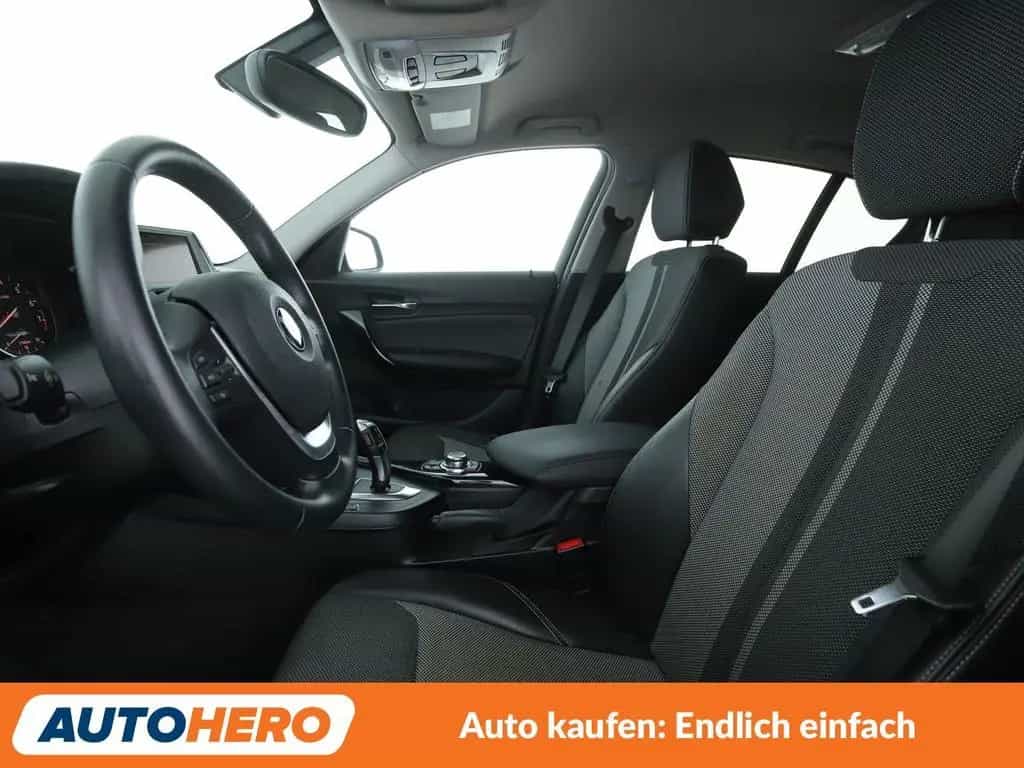 BMW 118 i Urban Line Aut. *NAVI*TEMPO*PDC*SHZ* 09/2015-photo-9